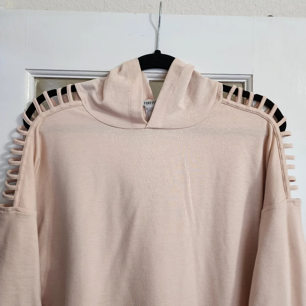 Forever 21 Peachy Pink Cropped Hoodie Ladder Cutout Shoulders Small